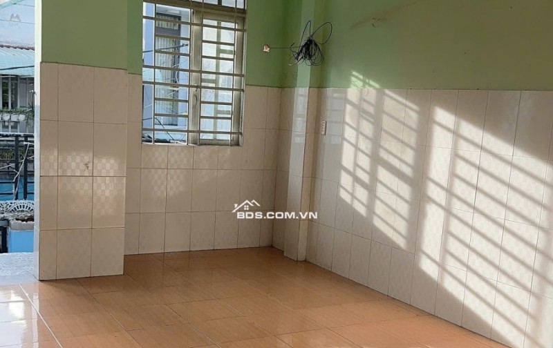 Bán nhà 2 tầng, 2PN-2WC, DT 80m2 ngang 4m, Tam Bình, gần bệnh viện Thủ Đức